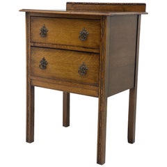 Vintage Early American Oak Accent Table or Endtable with Drawers