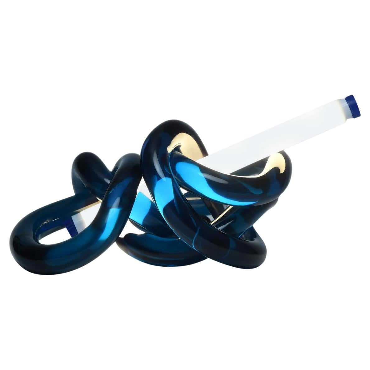 Hua Wang, lampe de bureau Tangled Love en résine époxy bleue, édition limitée en vente