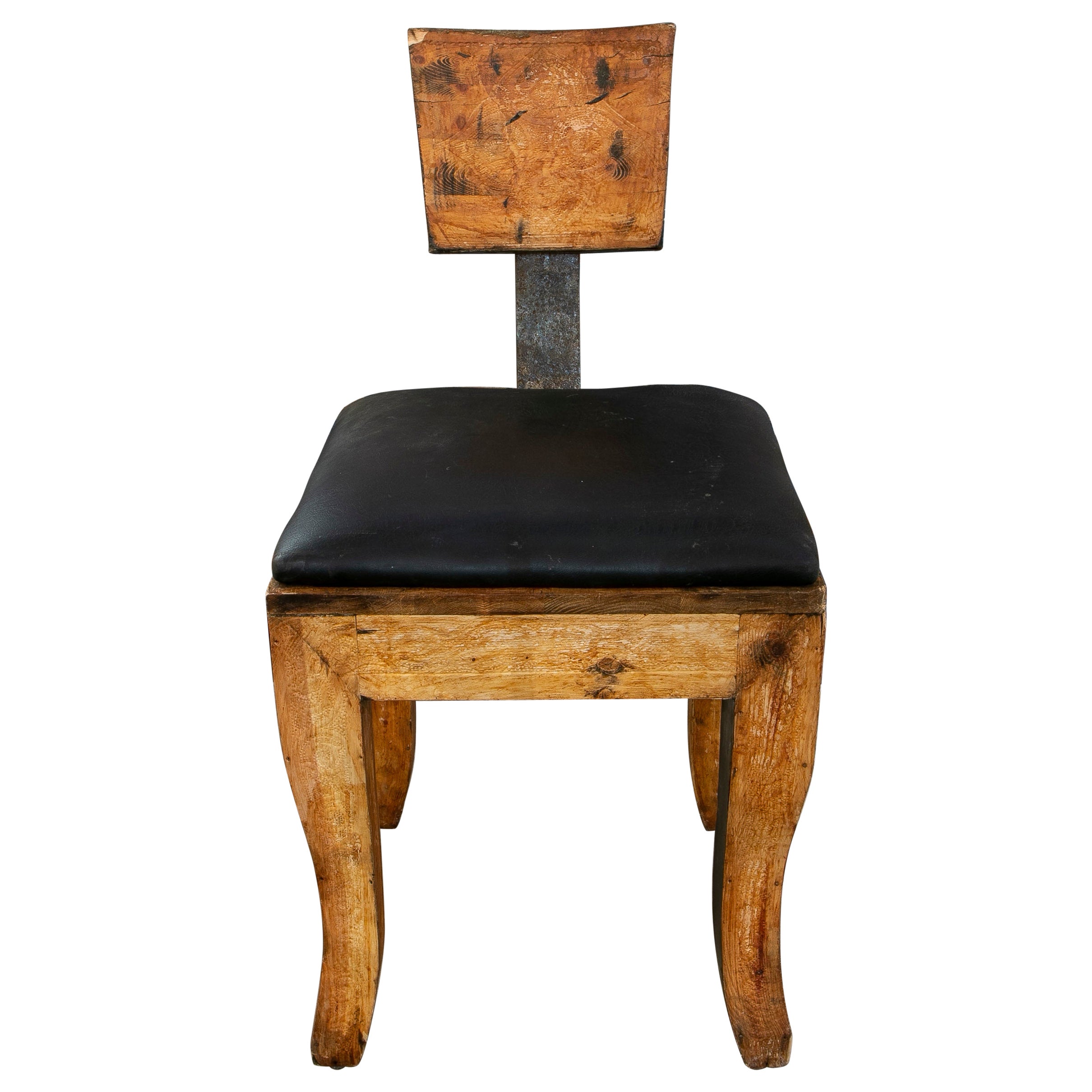 Spanischer Designerstuhl aus Eisen und Holz aus den 1970er Jahren im Angebot