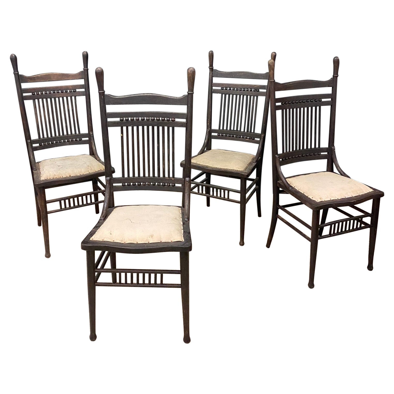 4 chaises originales en chêne de la période 1900 en chêne  en vente