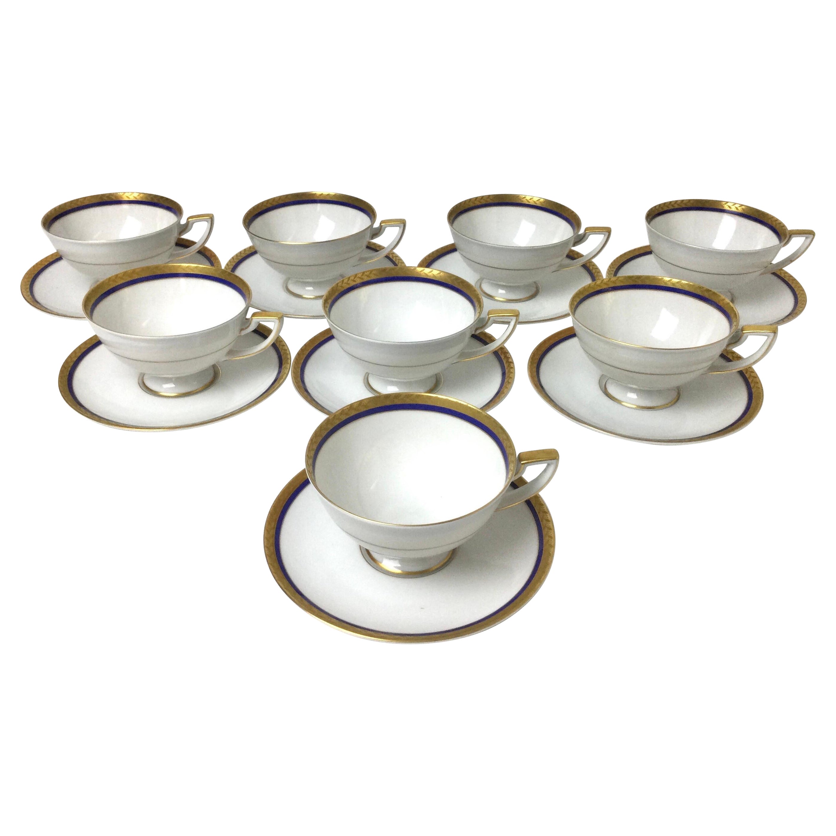 Set von 8 Royal Bayreuth China Tassen und Untertassen in Weiß mit kobaltfarbenen und vergoldeten Rändern