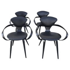 Ensemble de quatre chaises de salle à manger Plycraft américaines noires du 20ème siècle par Norman Cherner