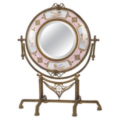 Vergoldeter Bronze-Spiegel und Porzellanteller