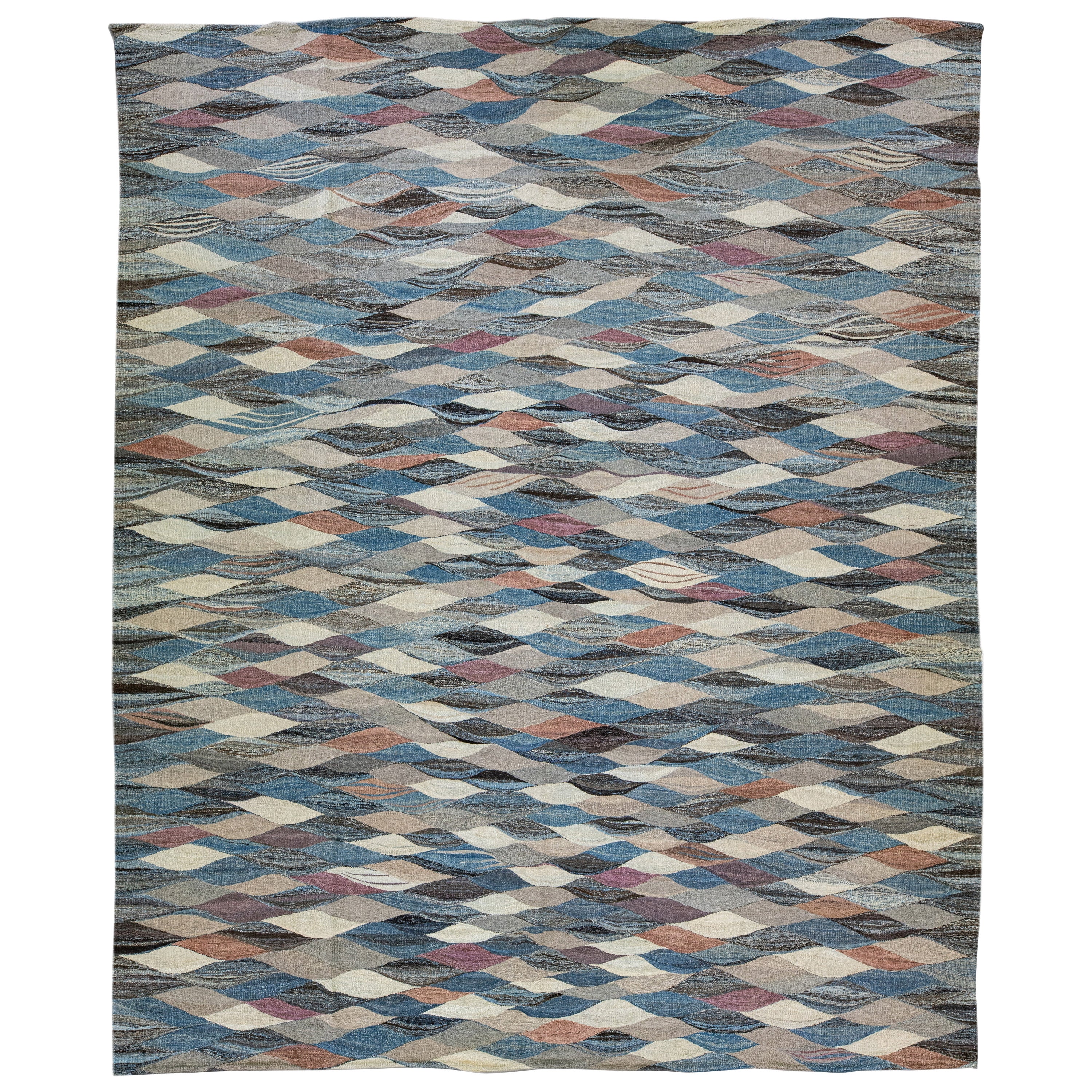 Tapis moderne abstrait en laine bleu à tissage plat et surdimensionné en vente
