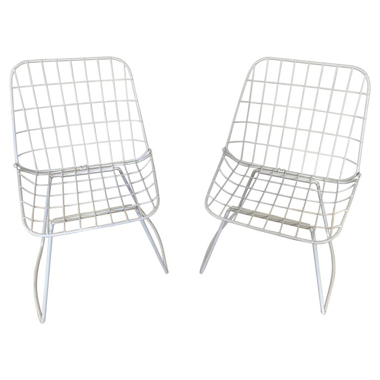 Pair of White Painted Bertoia Style Side Chairs For Sale at 1stDibs