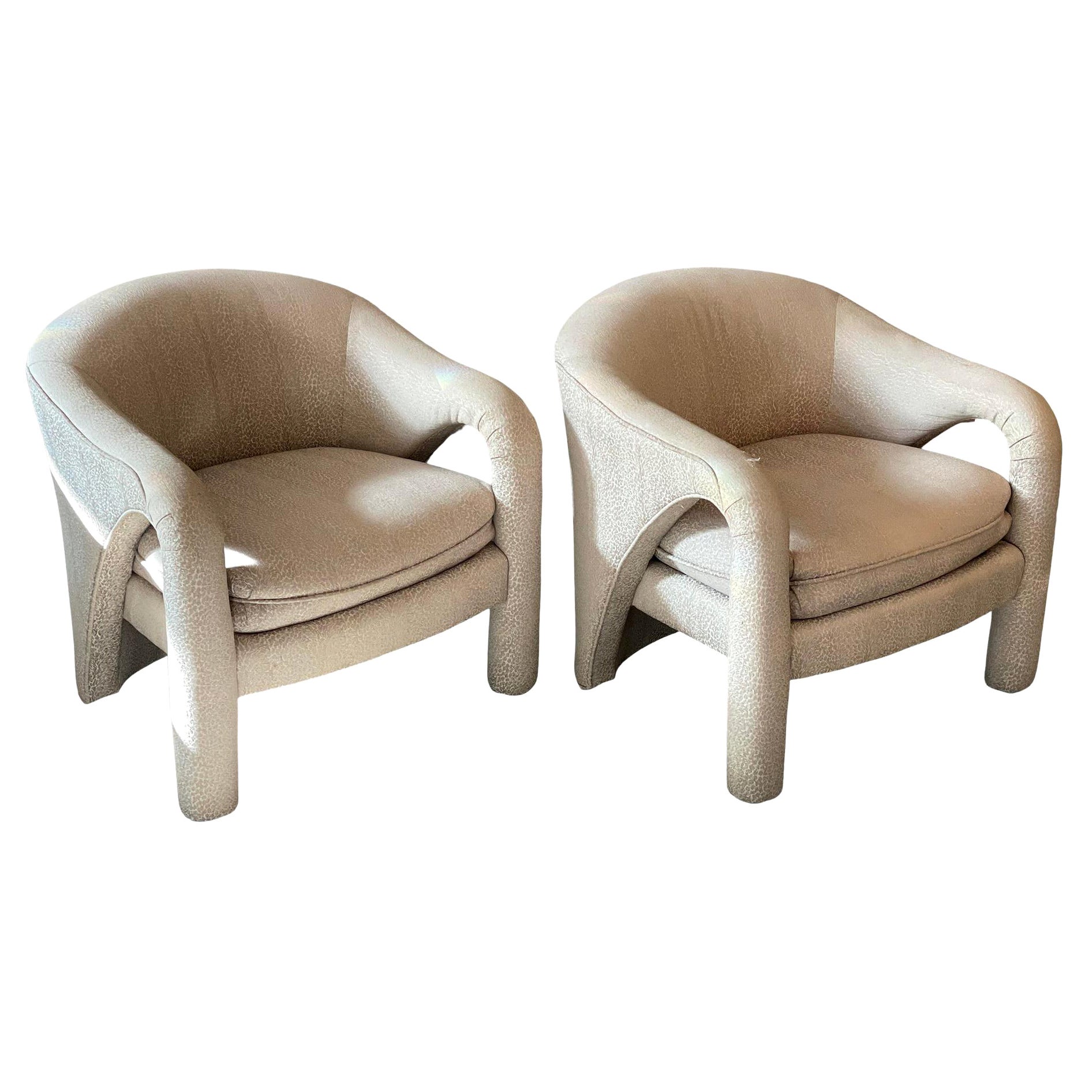 1980s Postmodern Sculptural Arc Chairs in Beige Upholstery, a Pair For Sale