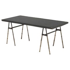 Moderner Couchtisch aus Leder und Messing mit Nähten von Jacques Adnet aus der Mitte des Jahrhunderts