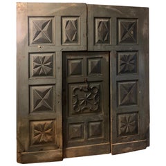 Antique Large Entrance Door in Carved Walnut, Central Door, 17th Century Italy