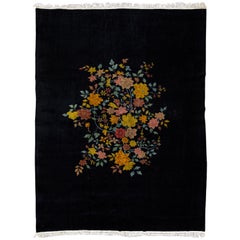 Alfombra antigua Art Decó china de lana azul oscuro con motivos florales hecha a mano