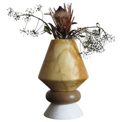 Sculpture contemporaine en marbre et bois, bougeoirs, vase à fleurs « iTotem »