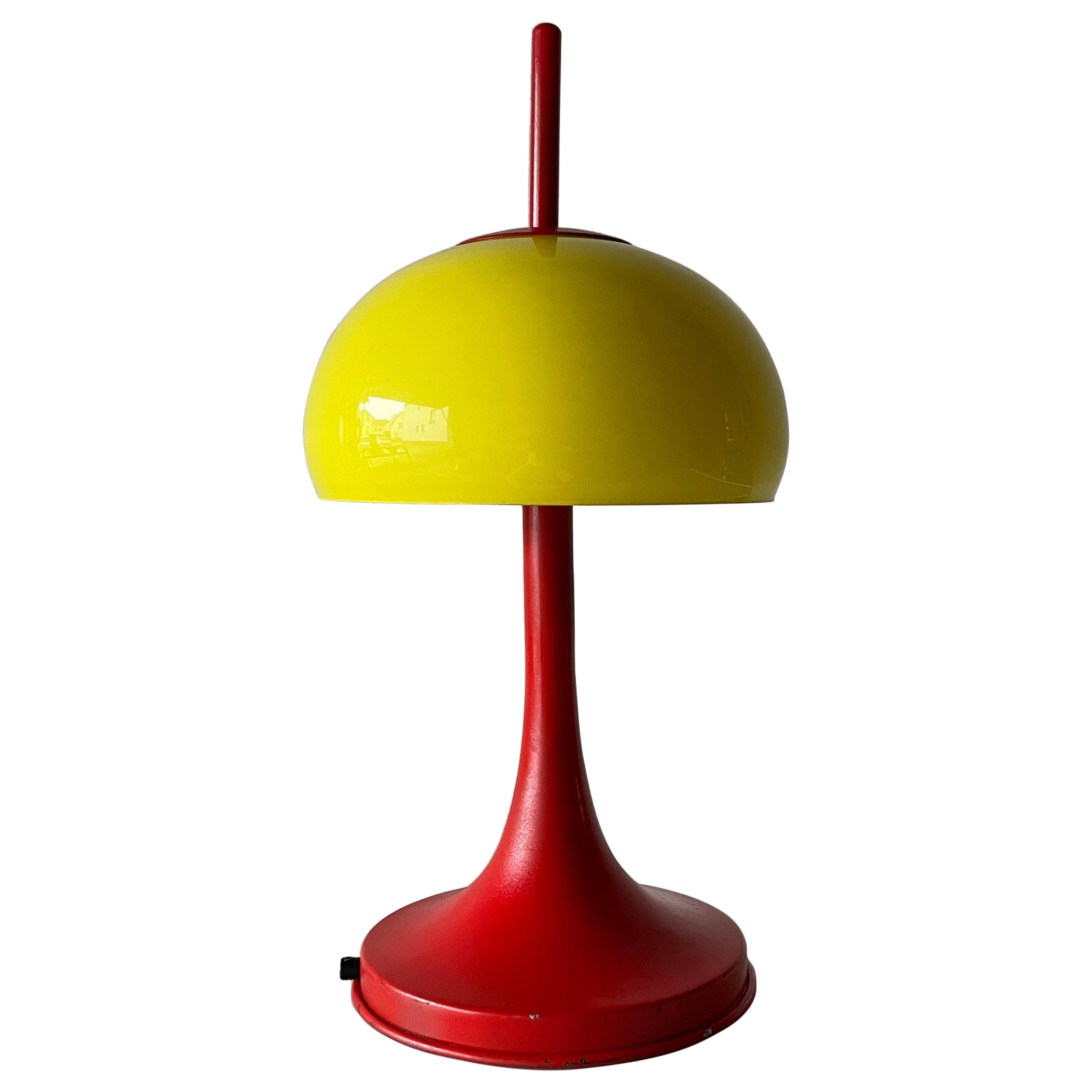 Yellow Glass & Red Metal Iconic Model Pop Art Table Lamp, 1970s, Italy For Sale