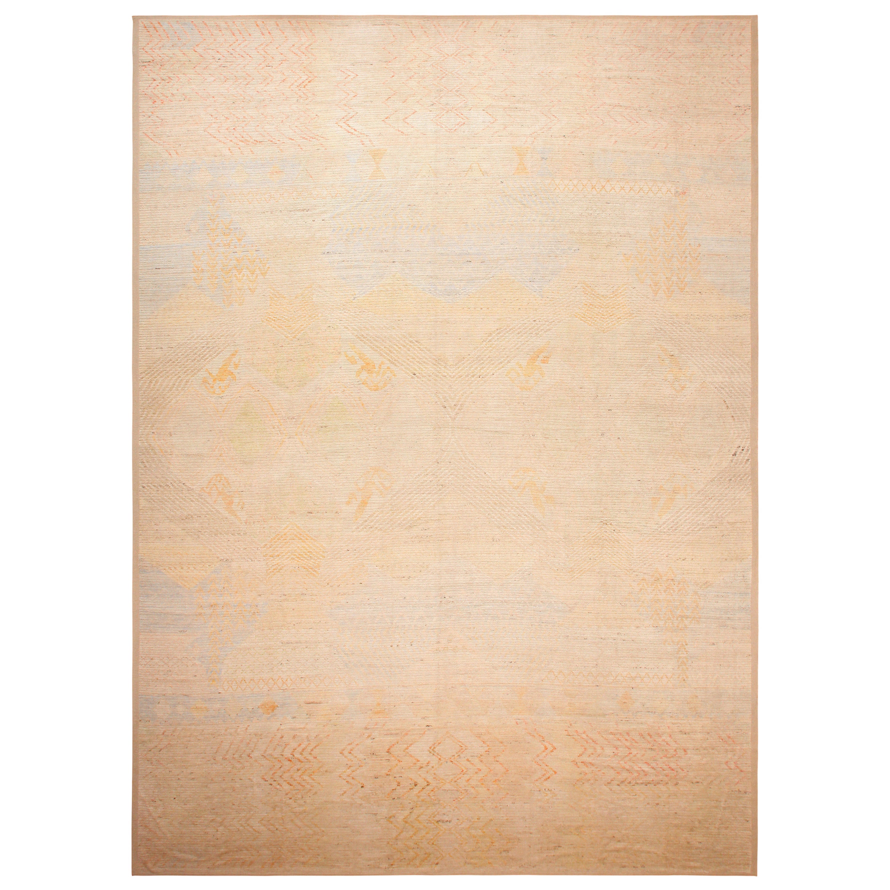 Nazmiyal Collection Contemporary Distressed Rug. 15 ft 2 in x 20 ft 7 in For Sale