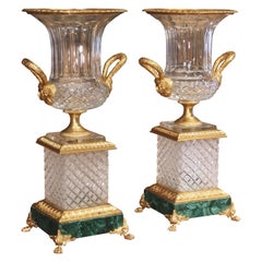 Paire de vases en verre taillé français, bronze doré et malachite du début des années 1900