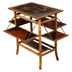 Table d'appoint japonaise des années 1900 avec feuilles tombantes et structure en bambou