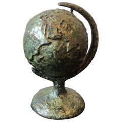 Abstrakter Globus aus Bronze