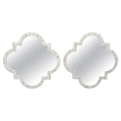 Paire de miroirs Quatrefoils en os incrustés