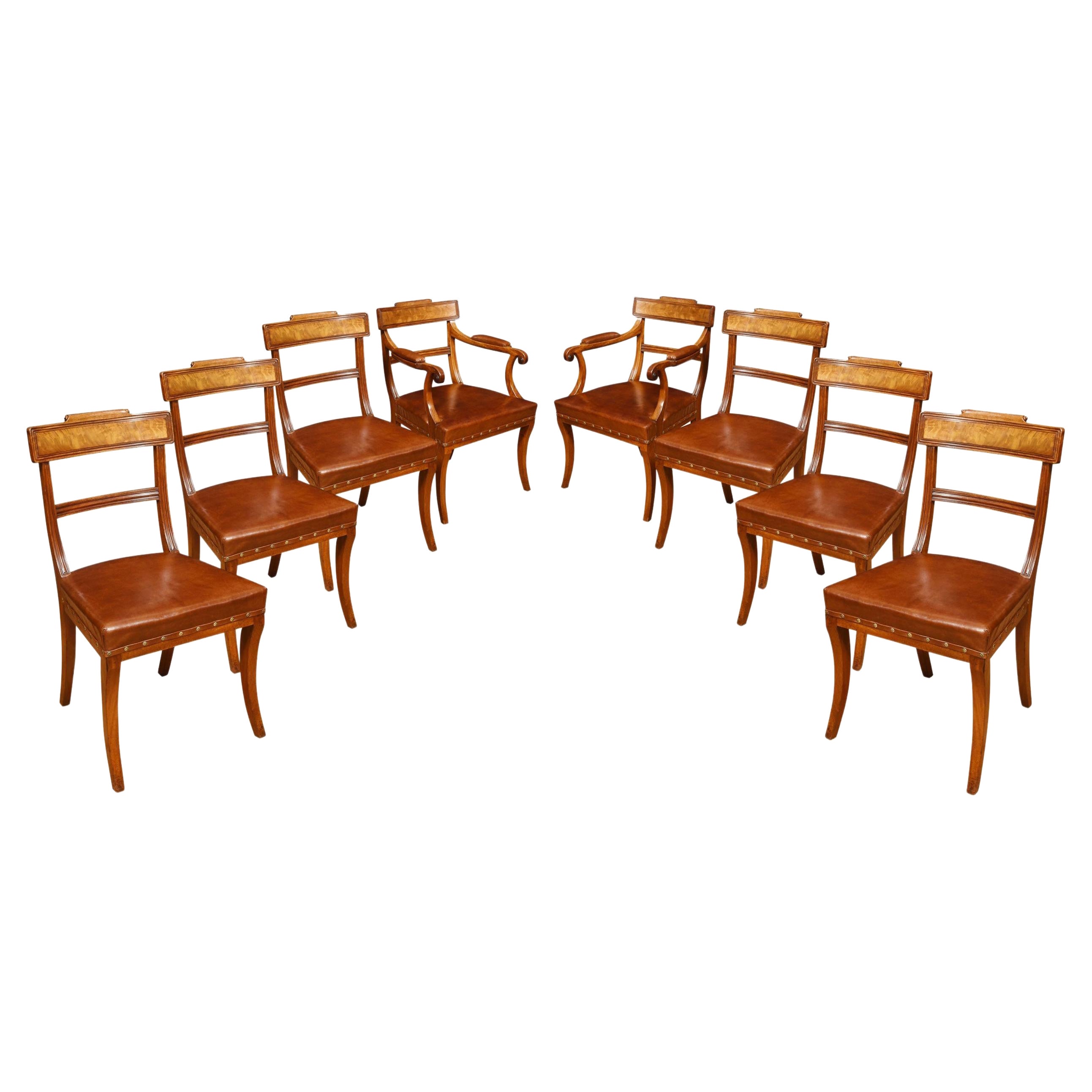 Set di otto sedie da pranzo Regency in mogano