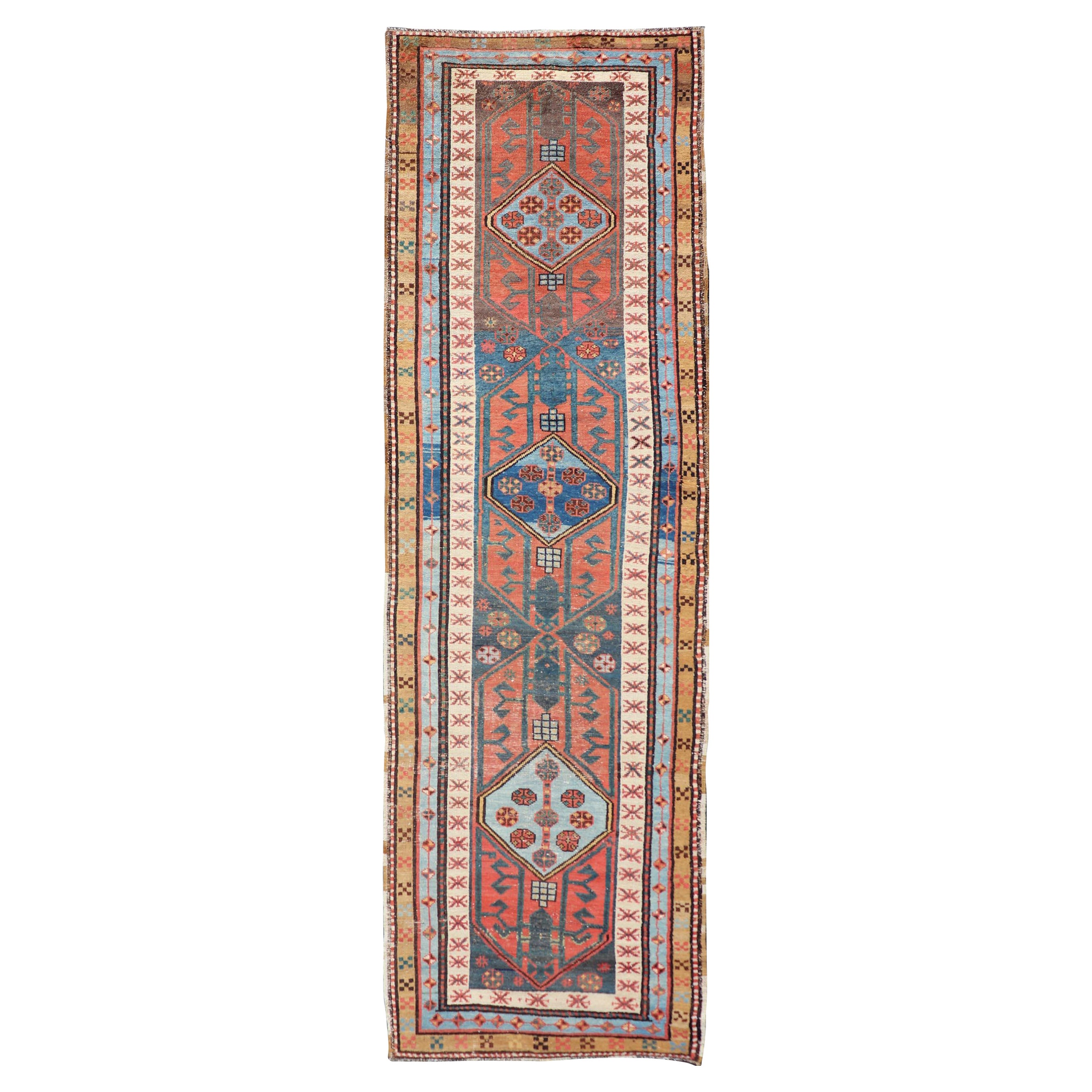 Tapis de couloir persan ancien coloré Heriz-Serapi au design géométrique audacieux