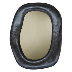 Espejo de Pared Escultórico Contemporáneo en Acabado Volcánico / Bronce
