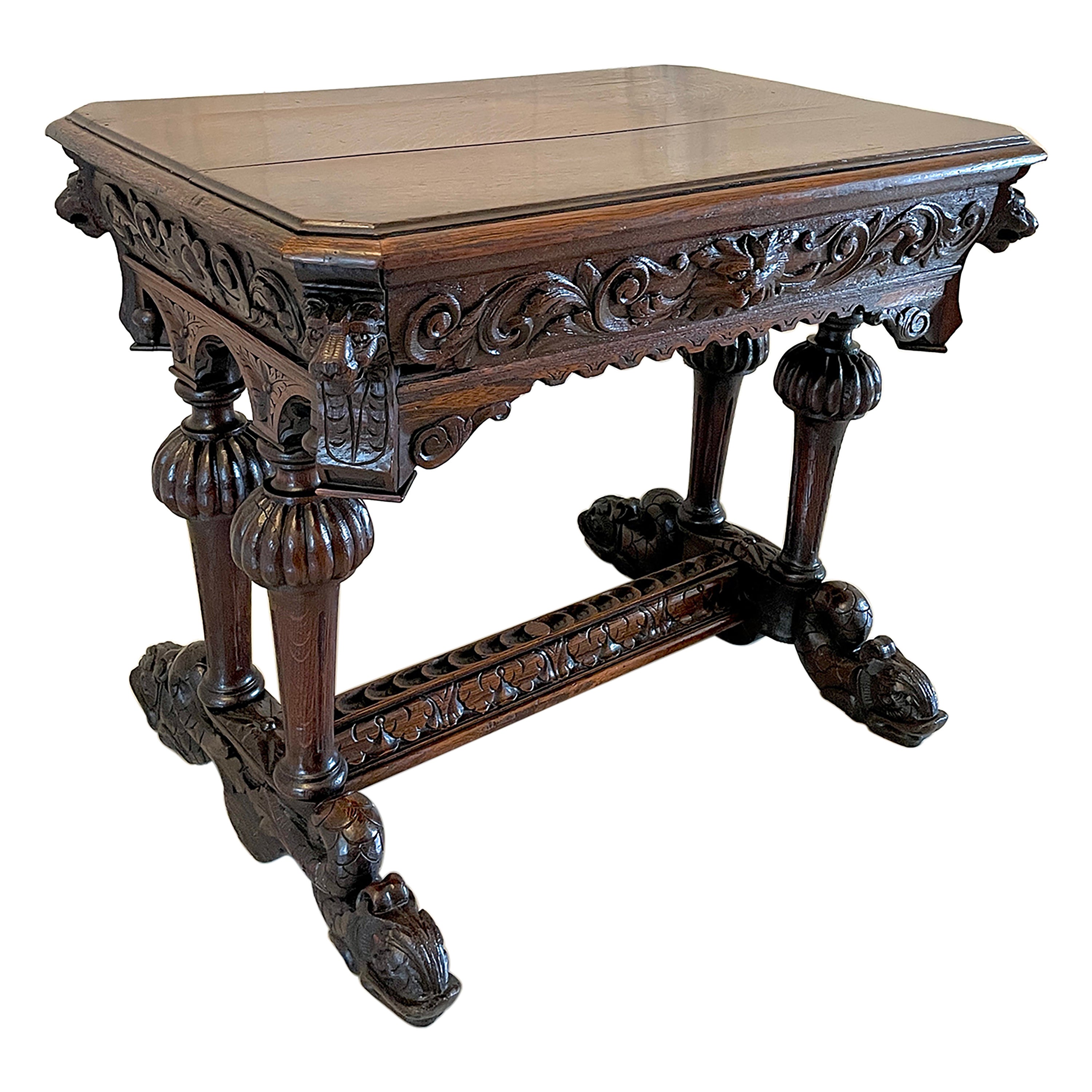 Table centrale autoportante en chne sculpt de qualit victorienne antique