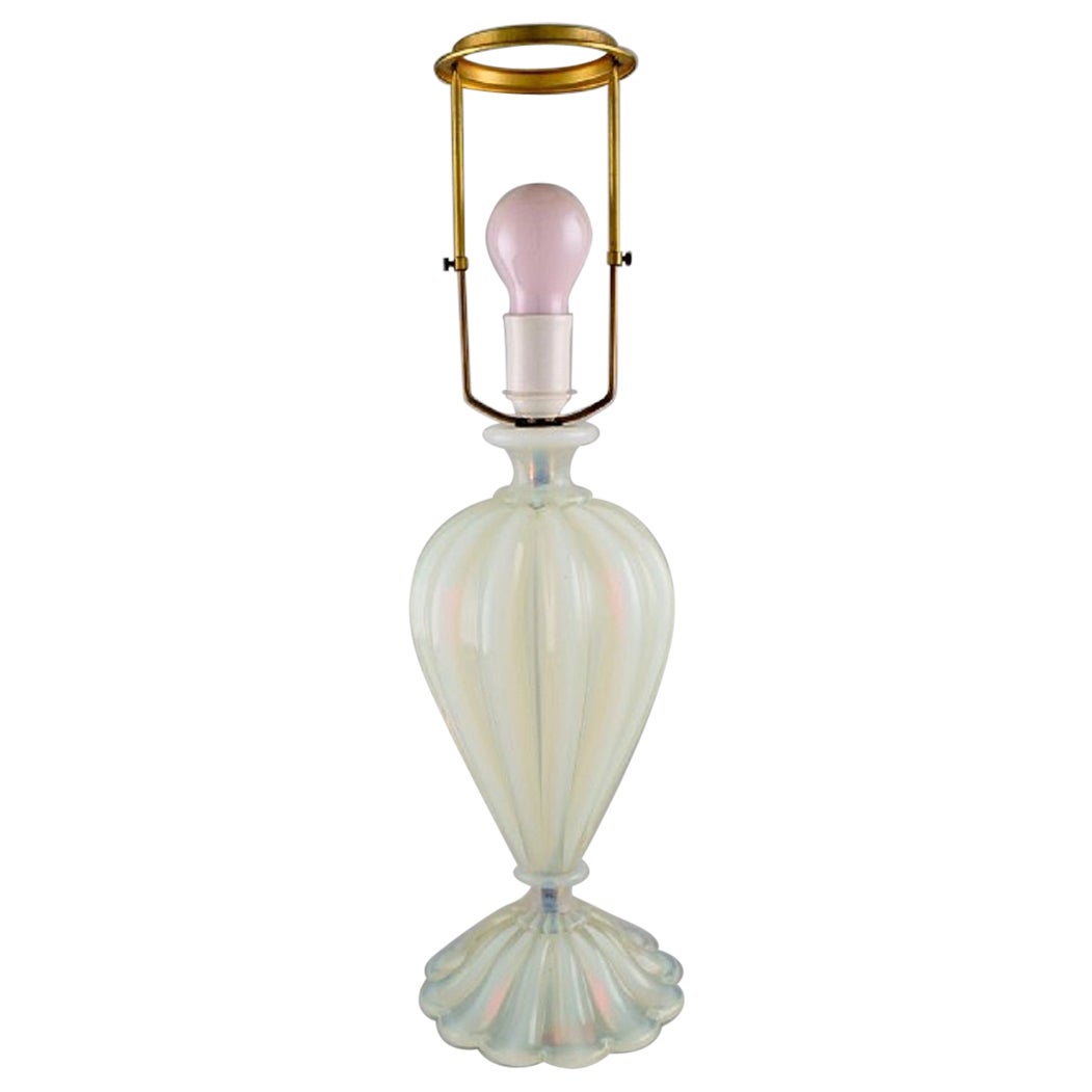 Barovier and Toso, Venice, Large Table Lamp in Mouth Blown Art Glass