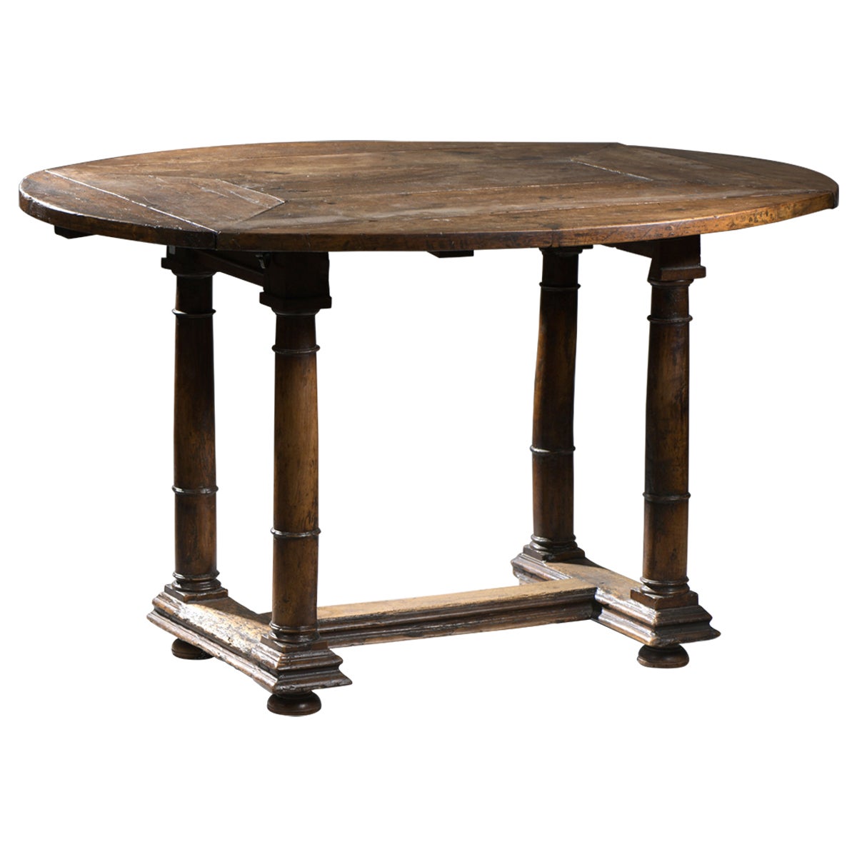16th Century Walnut Oval Leaf-Table