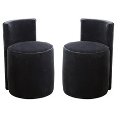 Coppia di sgabelli/sedie in mohair con grafica geometrica della metà del secolo scorso
