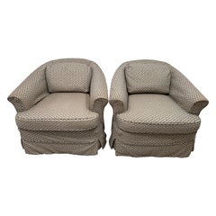 Paire de fauteuils club recouverts de tissu par Heritage