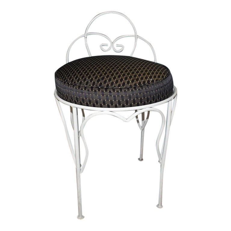 Round White Iron Heart Motif Upholstered Vanity Chair For Sale at 1stDibs