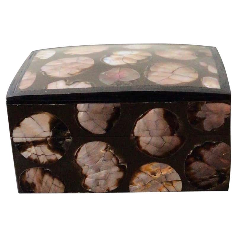 Asian Lacquered Mother of Pearl Biomorphic Jewelry Box For Sale at 1stDibs