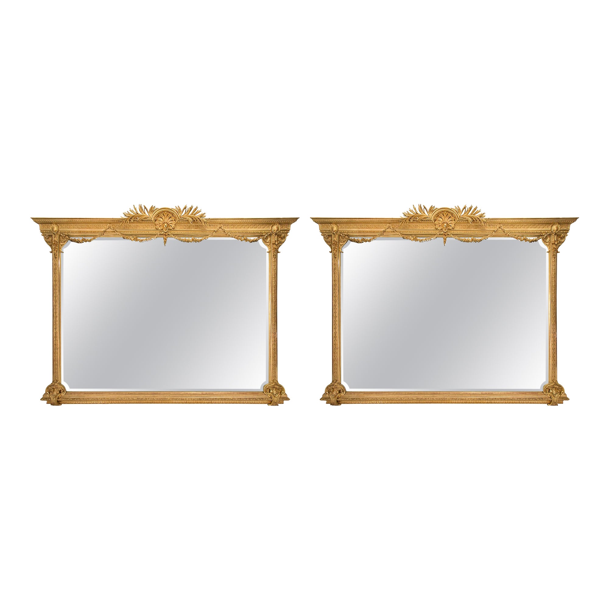 Paire de miroirs en bois doré à grande échelle de style Louis XVI du 19ème siècle italien en vente