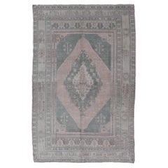 Vintage-Teppich aus Oushak in gedämpftem Taupe, Lavendel, Blush und Hellbraun