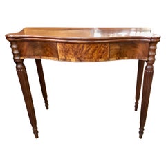 Mesa de juegos con tapa de abedul y madera de caoba federal americana antigua de principios del siglo XIX
