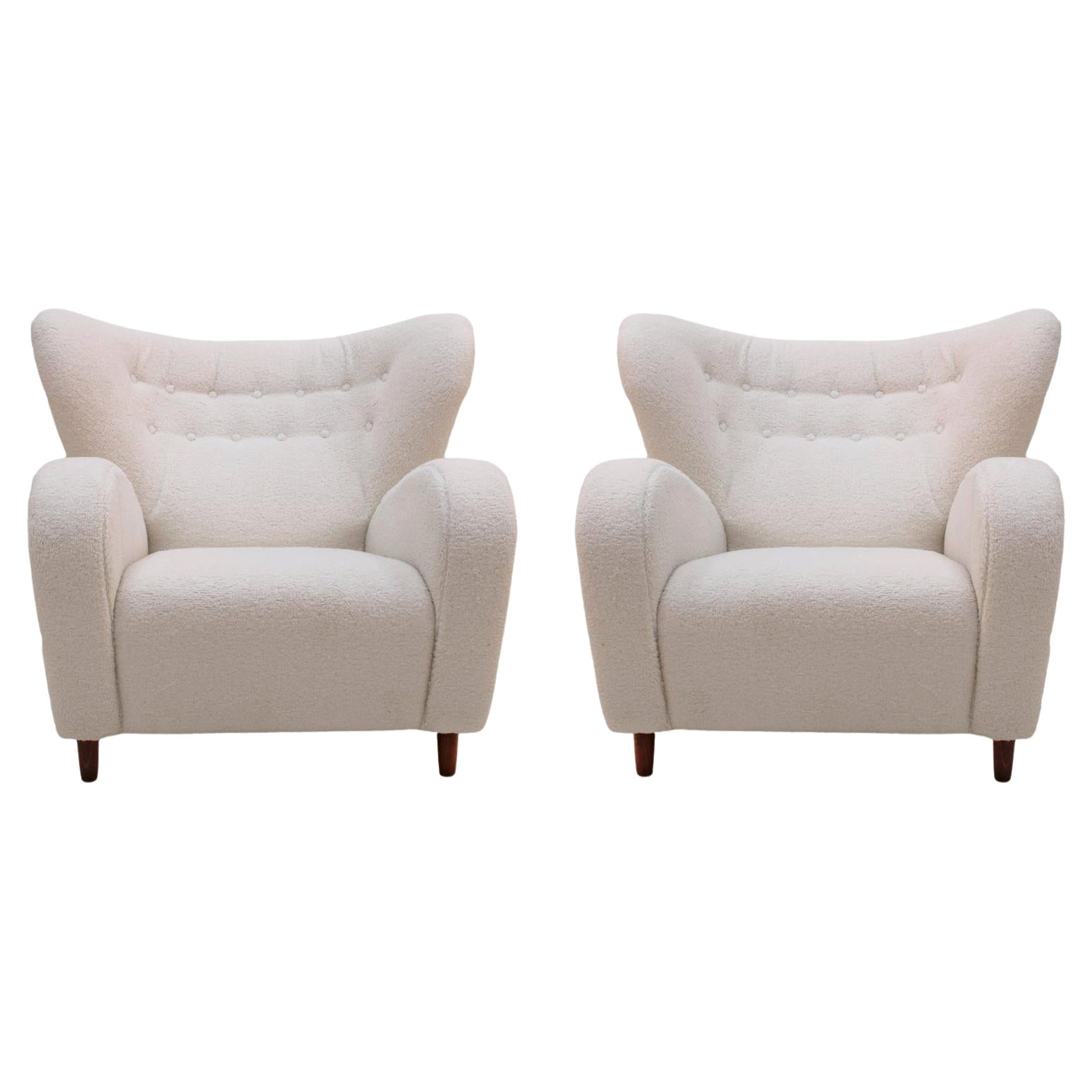 Late 20th Century White Wool and Solid Wood Pair of Armchairs, Norway For Sale