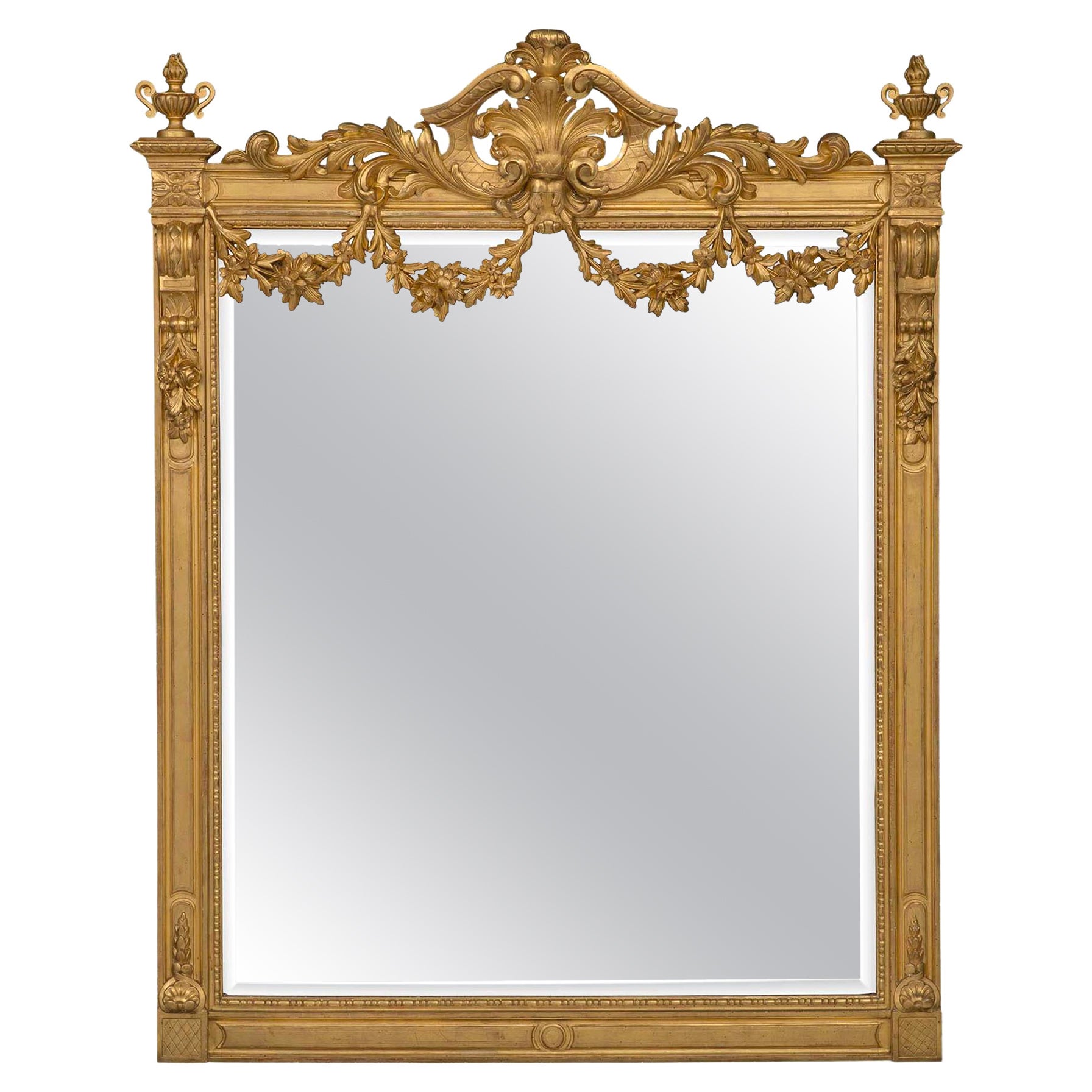 Spiegel aus vergoldetem Holz im Louis-XVI-Stil des 19. Jahrhunderts im Angebot