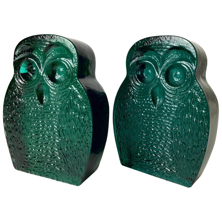 Mid Century Emerald Green Glass Owl Bookends by Blenko For Sale