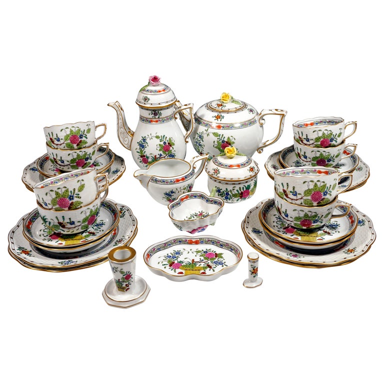 Coffee and Tea Set for 8 Persons 'Fleurs des Indes' Herend Hungary, 20th Century For Sale
