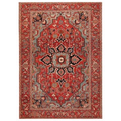 Nazmiyal Collection Antique Persian Serapi Rug. Size: 8 ft 9 in x 12 ft 2 in