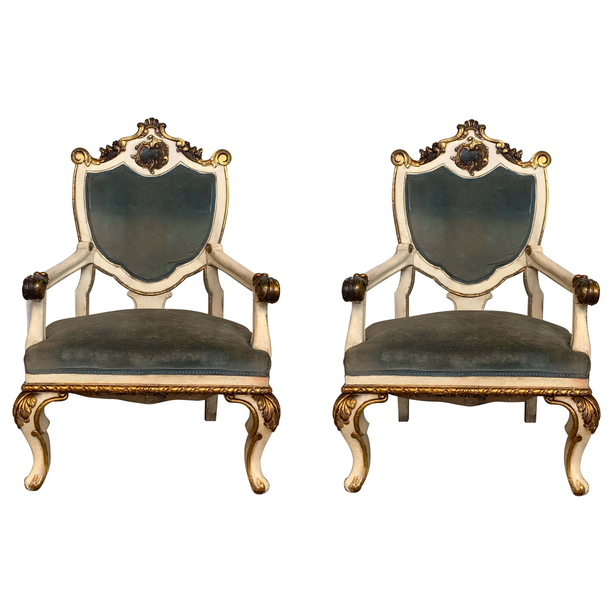 Pair of Venetian Hand Painted Armchairs in White Antique Painting and Giltwood For Sale