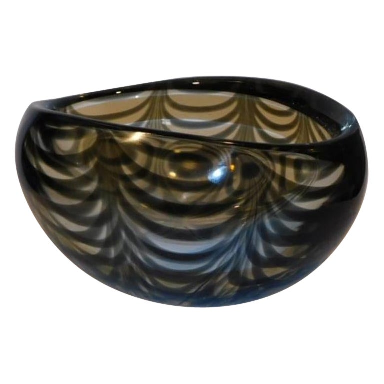 Gino Cenedese Murano Heavy Italian Glass Centerpiece Bowl, 1982 For Sale