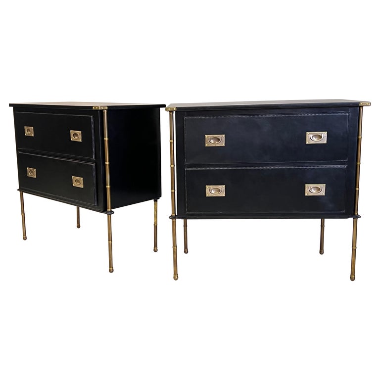 Paire de commodes françaises en cuir et laiton imitation bambou cousues ...