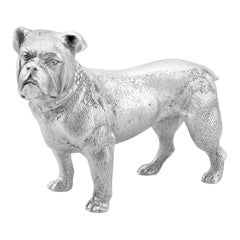 Modèle vintage d'un bulldog en argent sterling