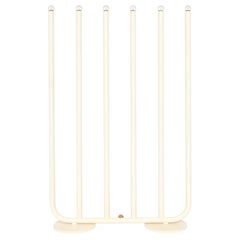 Sabina Grubbeson grande lampe de bureau blanche December Sn par Konsthantverk