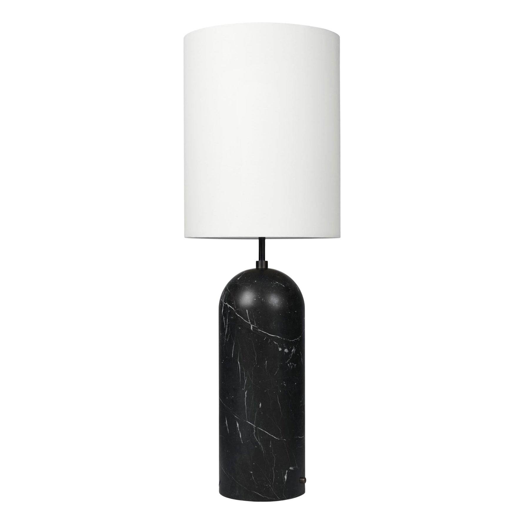 Lámpara de pie 'Gravity XL High' para Gubi en mármol negro con pantalla blanca
