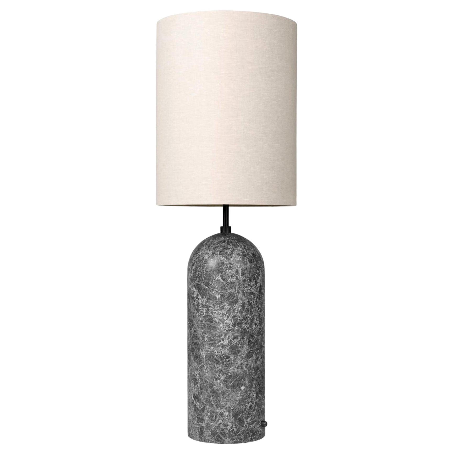 „Gravity XL High“ Stehlampe für Gubi aus grauem Marmor mit Leinwandschirm im Angebot