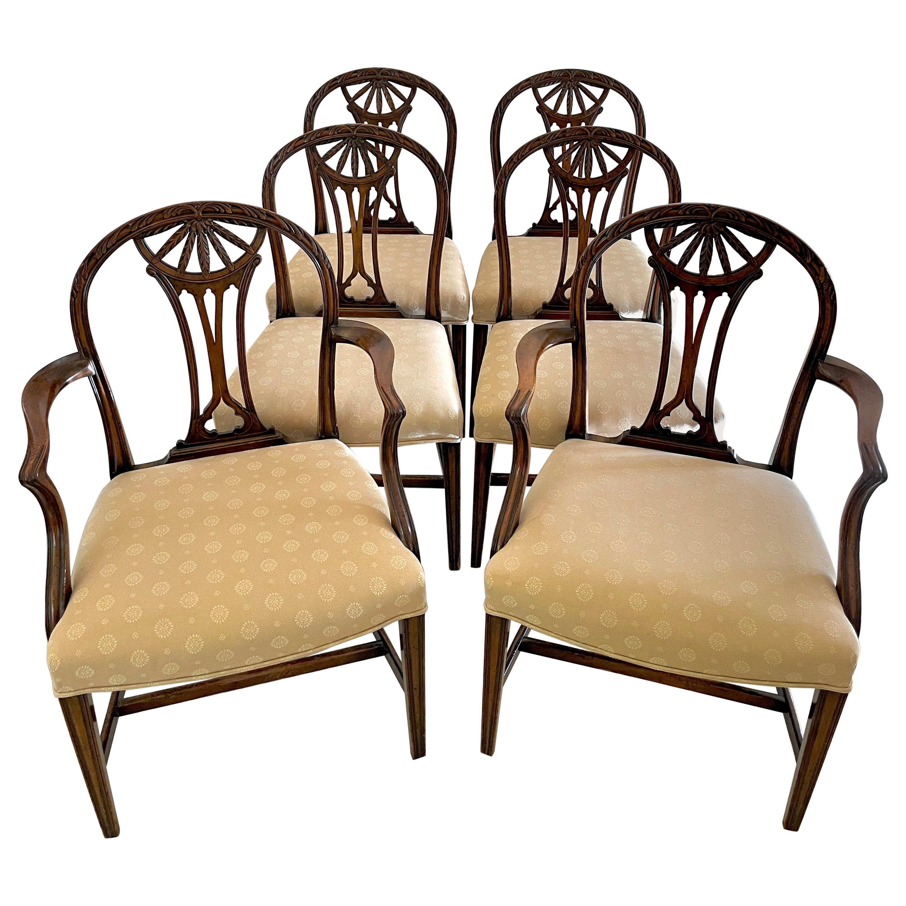Ensemble de six chaises de salle à manger anciennes en acajou sculpté de qualité du 19ème siècle en vente