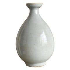 Korean Antique White Porcelain Vase / Beautiful Shape / Late 18th Century
