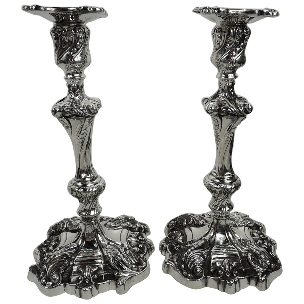 Paire de bougeoirs anciens rococo géorgiens en argent sterling par Dominick & Haff