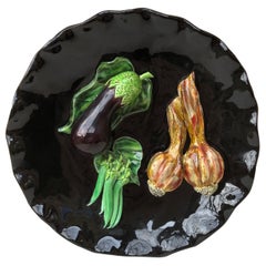 Assiette à légumes en majolique française Vallauris vers 1950