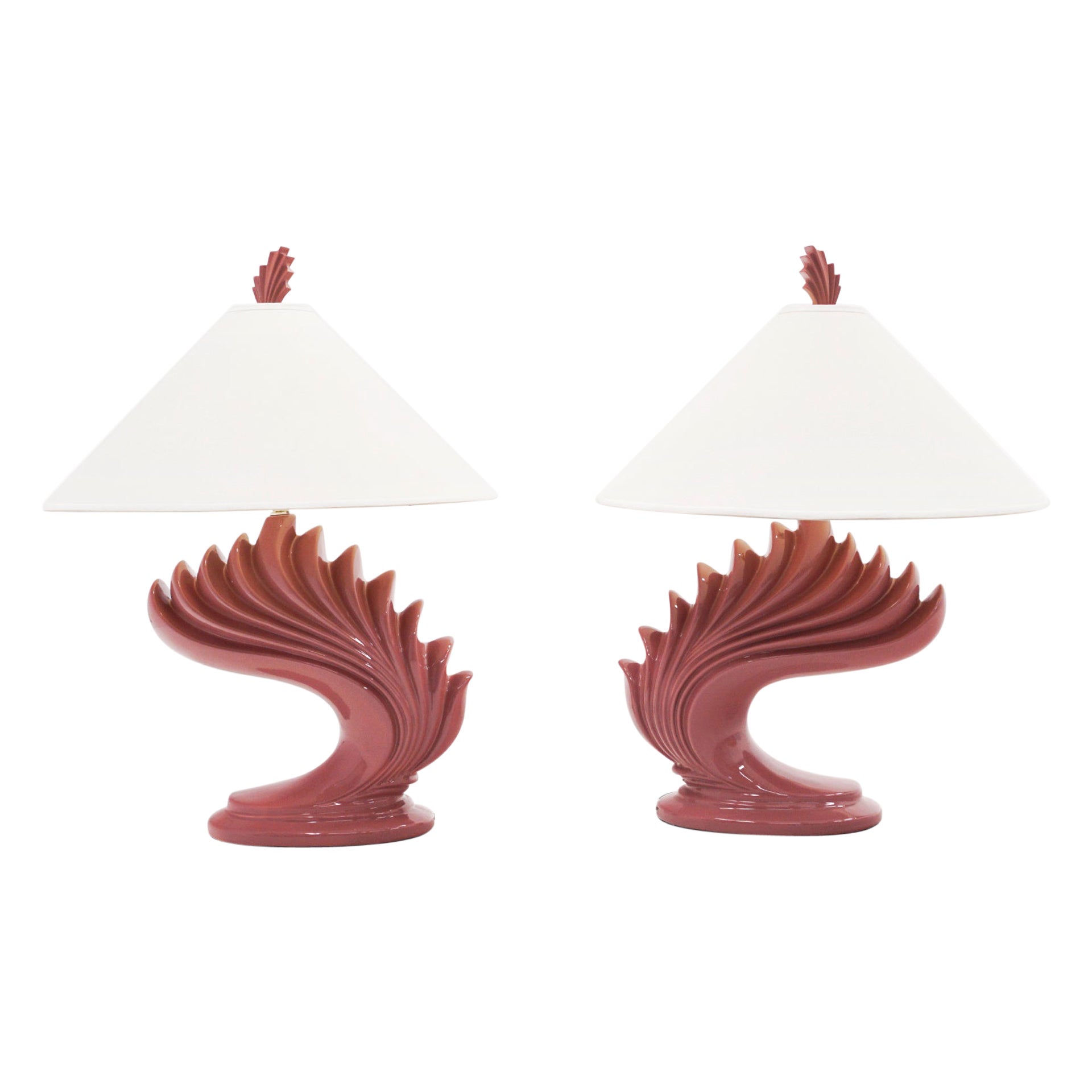 Grande paire de lampes de bureau en céramique des années 1970, fleurons et abat-jour d'origine, corail  / Rose en vente